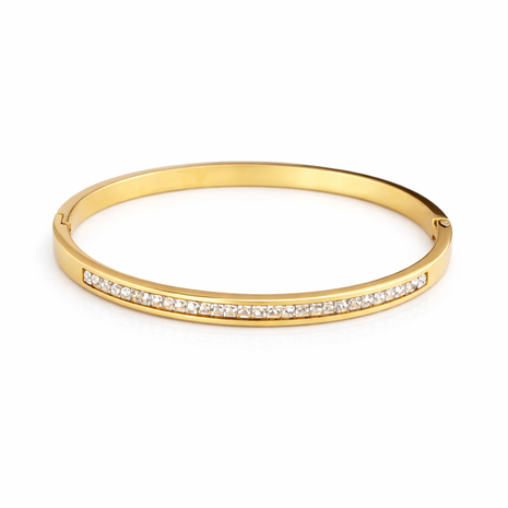 La femme-armband