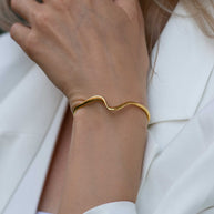 Golden Wavy Bracelet